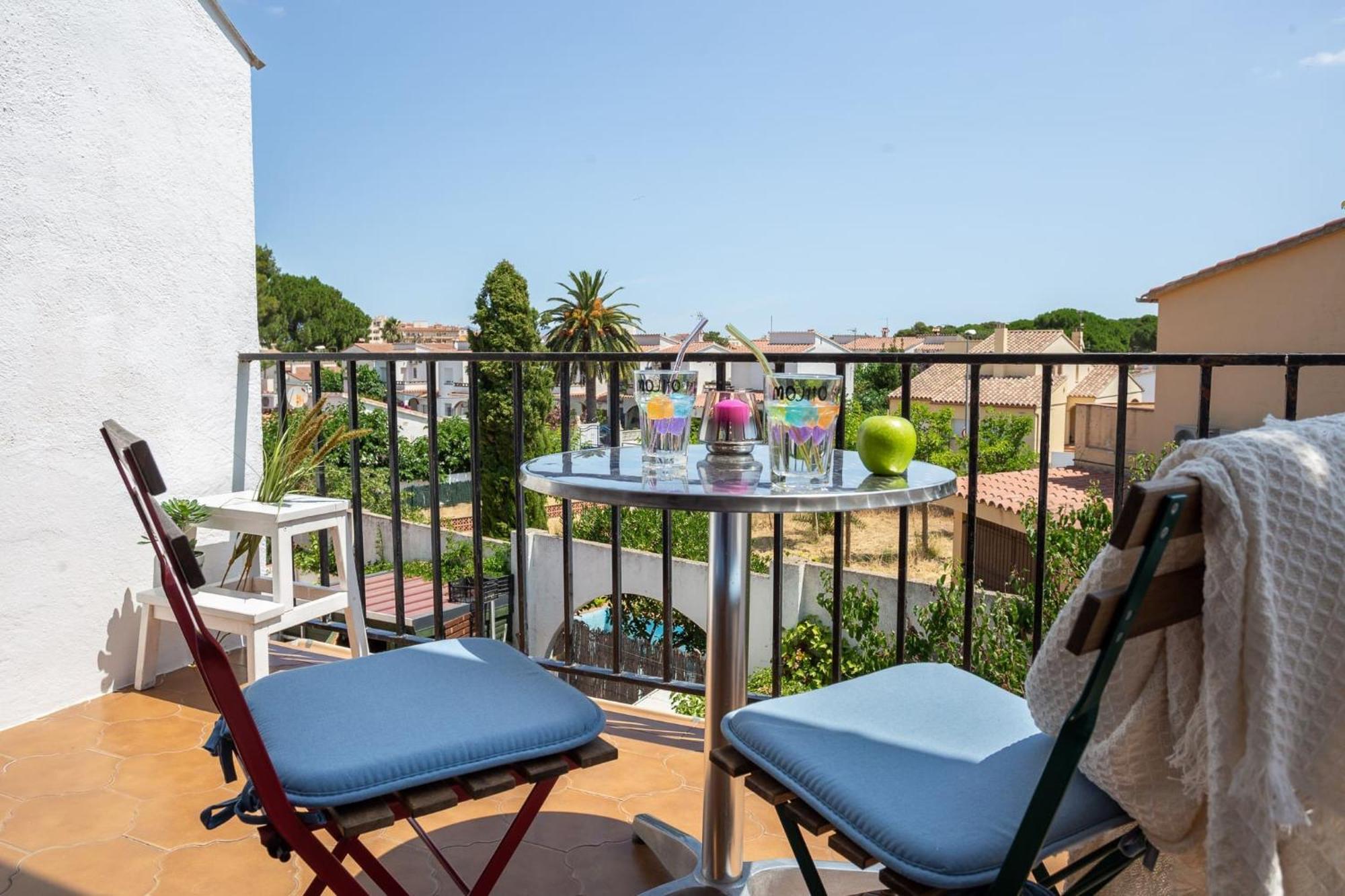 Estudio Mojito L' Escala Luaran gambar